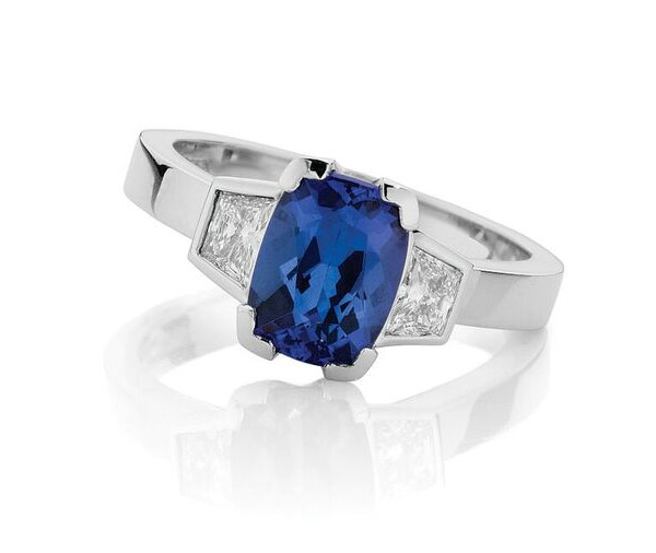 ASTRO – Tanzanite and trapeze cut diamond engagement ring