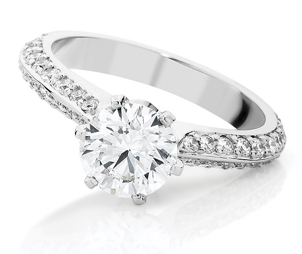 BRILLIANCE – Six claw solitaire diamond engagement ring