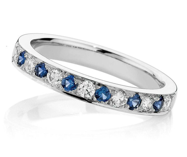 Forever Romance – Blue sapphire and diamond band style ring