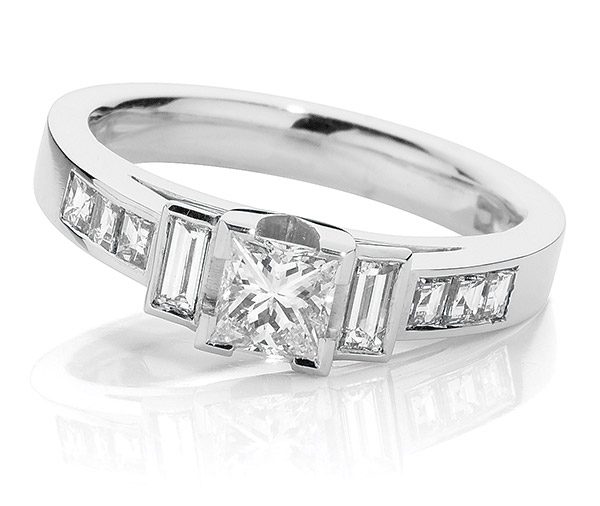 DECO DIAMOND – Art deco baguette And princess cut diamond engagement ring