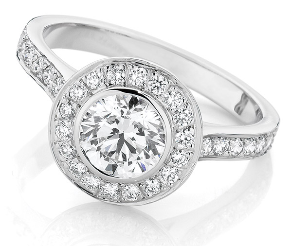 GLORY HALO – Diamond bezel halo ring