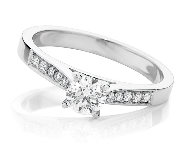 NOVA BRILLIANT – Round brilliant cut diamond engagement ring