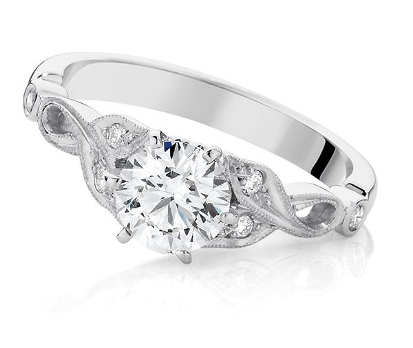 Rumba Vintage style diamond engagement ring