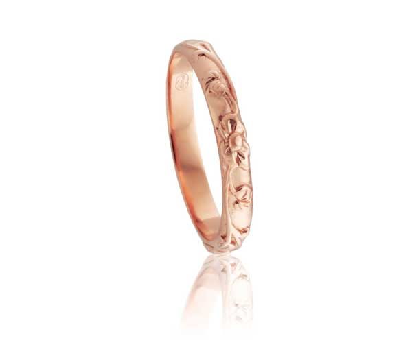 Half rounded rose gold ring with antique style full circle relief vine pattern