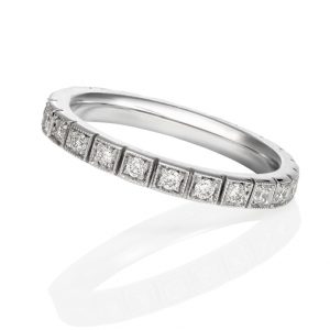 SQUARE TEMPTATION – Square grain set diamond wedding band