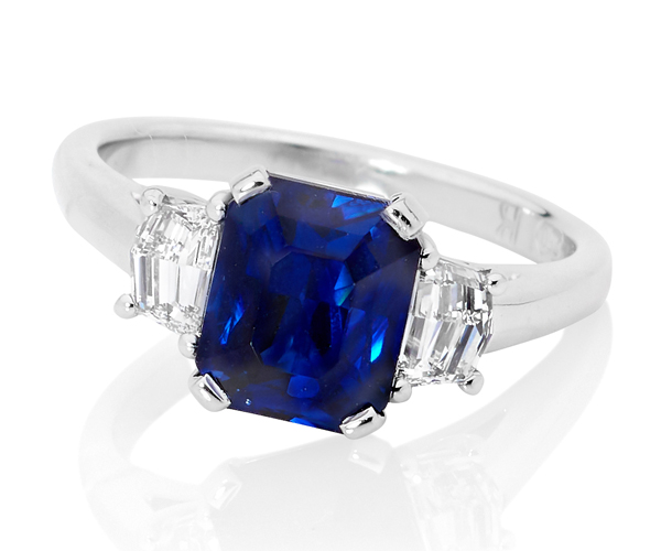 NINA – CEYLON SAPPHIRE AND CADI CUT DIAMOND RING