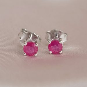 Round Ruby – Ruby round stud earrings